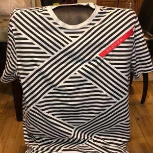 Hudson zebra tshirt size XL